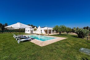 3360 Trulli Pangi by Perle di Puglia