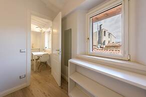 Santa Croce Top by Mmega