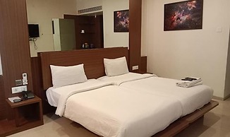 Fabhotel Prime Ivy Studio