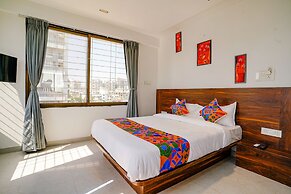 Fabhotel Crystal Inn