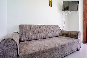 Fabhotel Crystal Inn