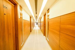 Fabhotel Royale Basant Residency