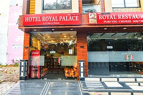 Fabhotel Royal Palace