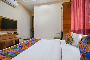 Fabhotel Royal Palace