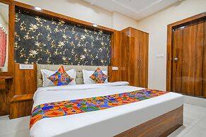 Fabhotel Royal Palace