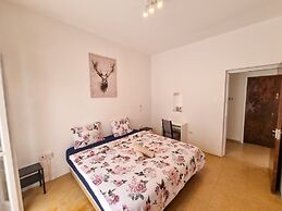 CityCenter Rooms Next to the Beach