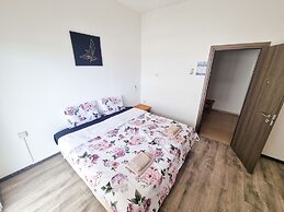 CityCenter Rooms Next to the Beach