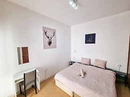 CityCenter Rooms Next to the Beach