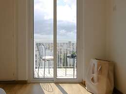 Phaedrus Living Downtown Flat 704