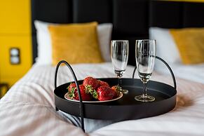 Q18 ApartHotel