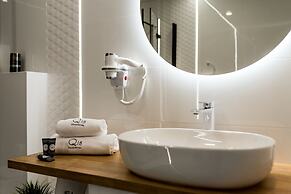 Q18 ApartHotel