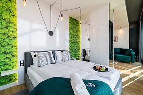 Q18 ApartHotel