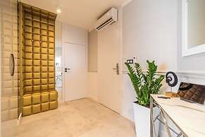 Q18 ApartHotel