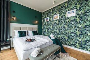 Q18 ApartHotel