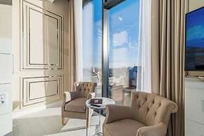 Q18 ApartHotel