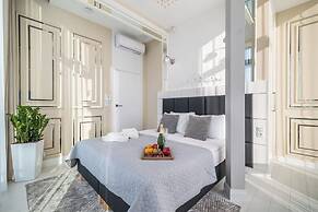 Q18 ApartHotel