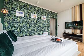 Q18 ApartHotel