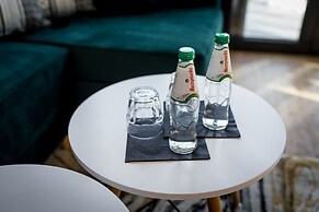 Q18 ApartHotel