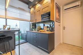 Q18 ApartHotel