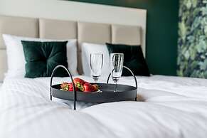 Q18 ApartHotel