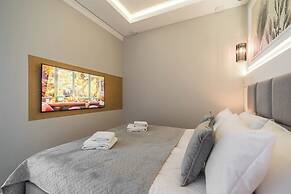 Q18 ApartHotel