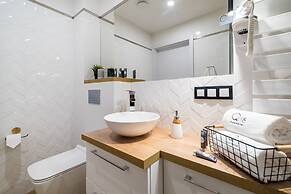 Q18 ApartHotel