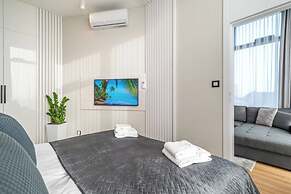 Q18 ApartHotel