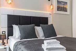 Q18 ApartHotel