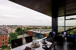 Q18 ApartHotel