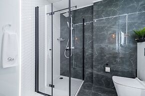 Q18 ApartHotel