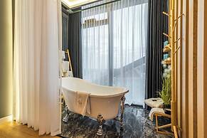 Q18 ApartHotel