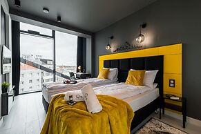 Q18 ApartHotel