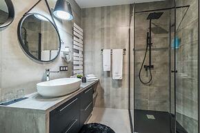 Q18 ApartHotel