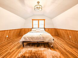Andy Woods Lodge - 4 Bedrooms, 1.5 Baths, Sleeps 8 4 Home by RedAwning