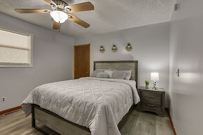 Andy Woods Lodge - 4 Bedrooms, 1.5 Baths, Sleeps 8 4 Home by Redawning