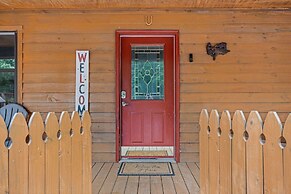 Andy Woods Lodge - 4 Bedrooms, 1.5 Baths, Sleeps 8 4 Home by RedAwning