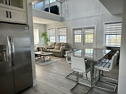 Ocean Sunrise 3 Bedroom Home by RedAwning