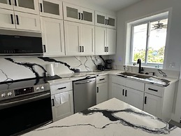 Ocean Sunrise 3 Bedroom Home by RedAwning