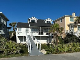 Ocean Sunrise 3 Bedroom Home by RedAwning
