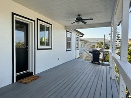 Ocean Sunrise 3 Bedroom Home by RedAwning