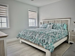 Ocean Sunrise 3 Bedroom Home by RedAwning