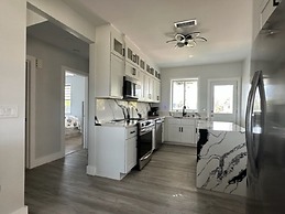 Ocean Sunrise 3 Bedroom Home by RedAwning