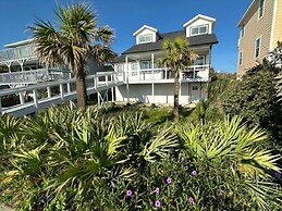 Ocean Sunrise 3 Bedroom Home by RedAwning