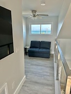 Ocean Sunrise 3 Bedroom Home by RedAwning