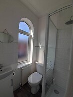 Stylish 4 bed House - 15 min to Manchester Centre