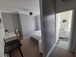 Stylish 4 bed House - 15 min to Manchester Centre