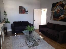 Stylish 4 bed House - 15 min to Manchester Centre