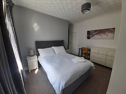 Stylish 4 bed House - 15 min to Manchester Centre
