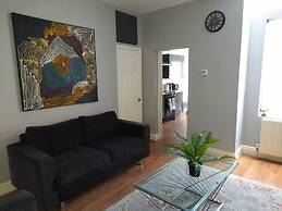 Stylish 4 bed House - 15 min to Manchester Centre