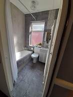 Stylish 4 bed House - 15 min to Manchester Centre